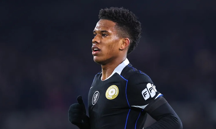 Chelsea manager Enzo Maresca explains about replacing Estevao, who was in good form in the loss against Leeds (video)