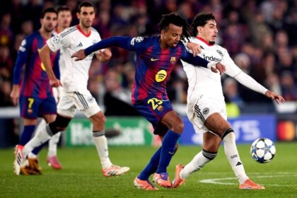 Barcelona beat Eintracht Frankfurt, but defensive problems remain noticeable under Champions League lights