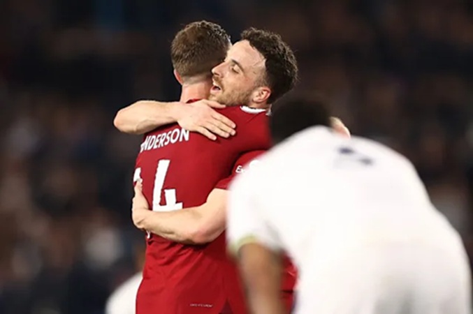 Former Liverpool captain Jordan Henderson pays tribute to Diogo Jota after scoring for Brentford (video)