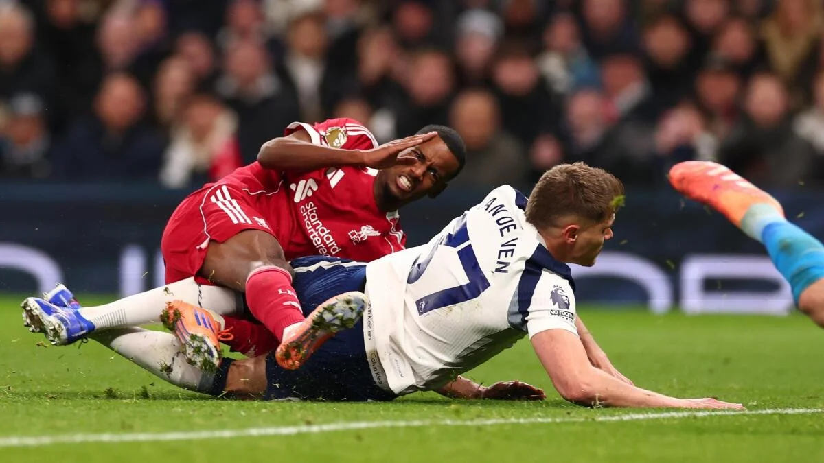 Liverpool's Alexander Isak is suspected of breaking his foot in the game against Spurs and could be out for several months, reports say