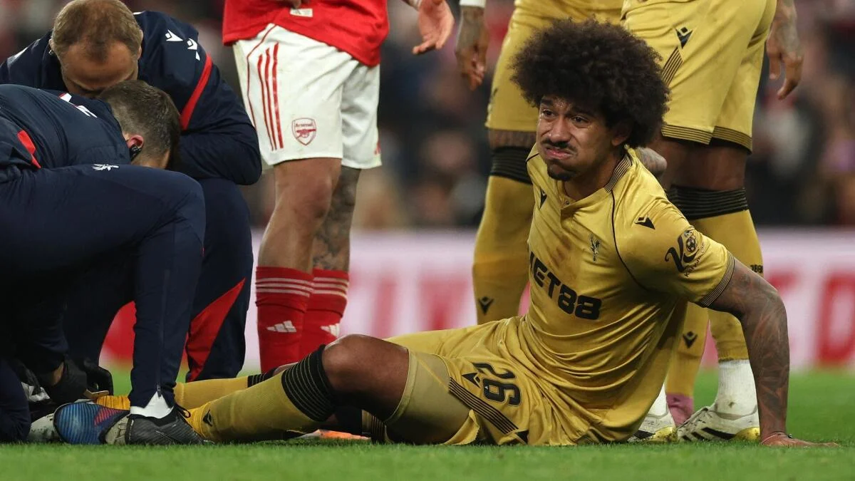 USMNT star defender Chris Richards is carried away on a stretcher as injuries continue to mount in U.S. soccer