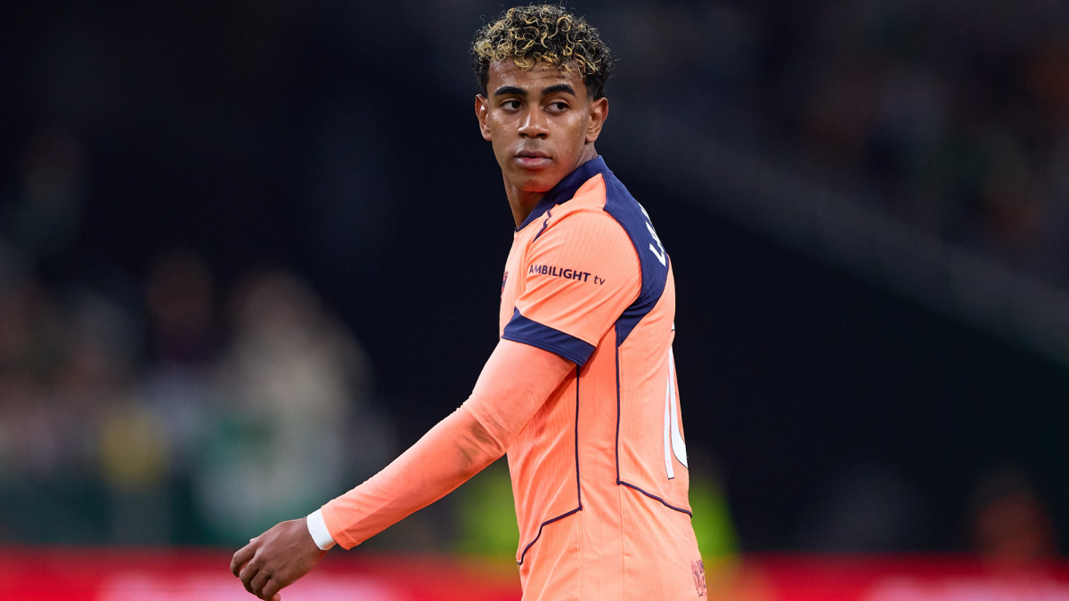 Lamine Yamal shows his versatility ahead of Barcelona's crucial Champions League match against Eintracht Frankfurt