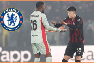 Mike Maignan and Davide Bartesaghi of AC Milan celebrate