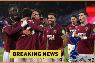 Lucas Paqueta celebrates with his West Ham teammates