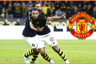 Kevin Filling celebrates a goal