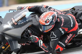 Former MotoGP rider 'won't do anything crazy' to gain speed on Ducati World Superbike