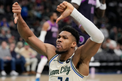 Giannis Antetokounmpo trade rumors: Bucks negotiations reportedly 'intensifying'