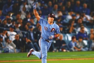 JT Realmuto has reportedly agreed to a three-year contract worth $45 million to stay with the Phillies.