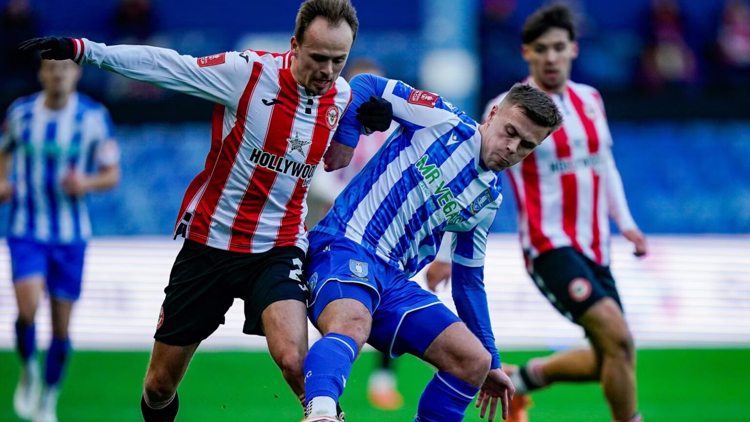 Rangers have begun approaching Max Lowe to sign him. they will be able to strike a bargain deal