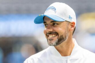 Ravens hire Jesse Minter. UFC, Zuffa Boxing to debut on Paramount+