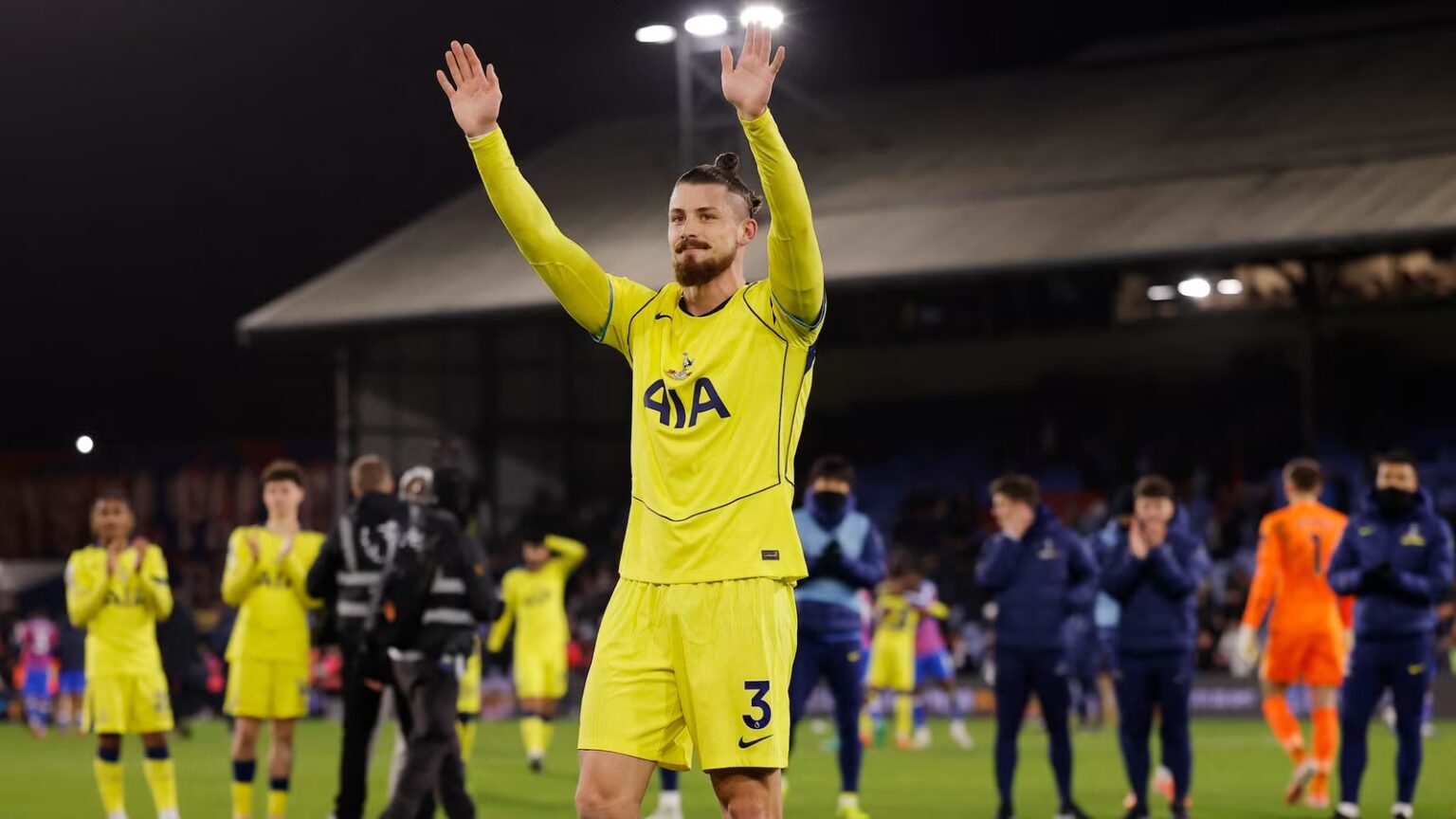 Tottenham prepare to sign Oumar Solet amid speculation over Radu Dragusin