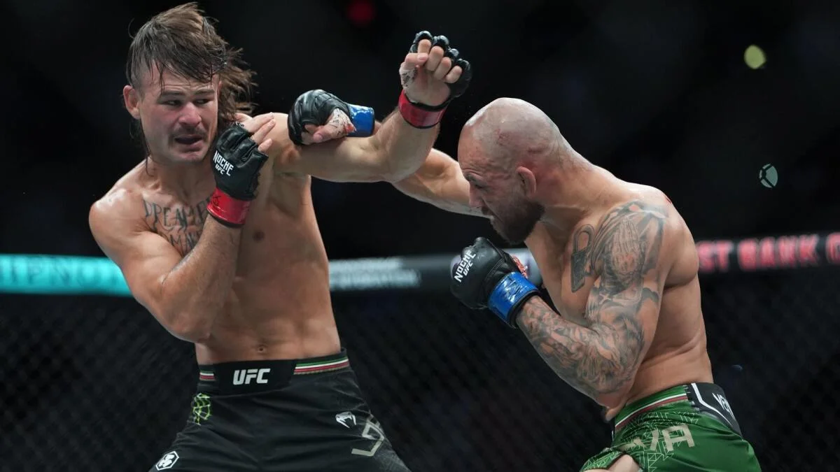 UFC 325 odds, fight card, predictions: MMA experts reveal Volkanovski vs. Lopez favorites and other fights