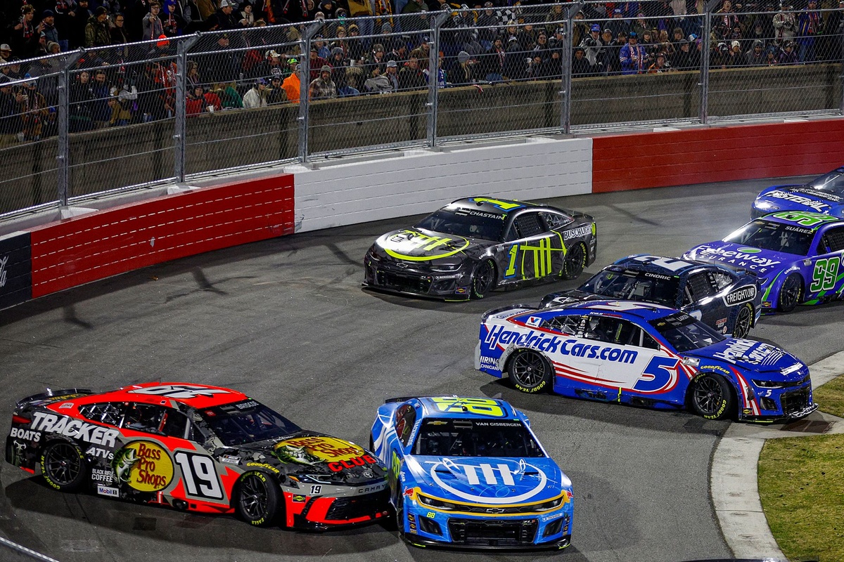 Who is competing in the NASCAR Clash at Bowman Gray and what is its format?