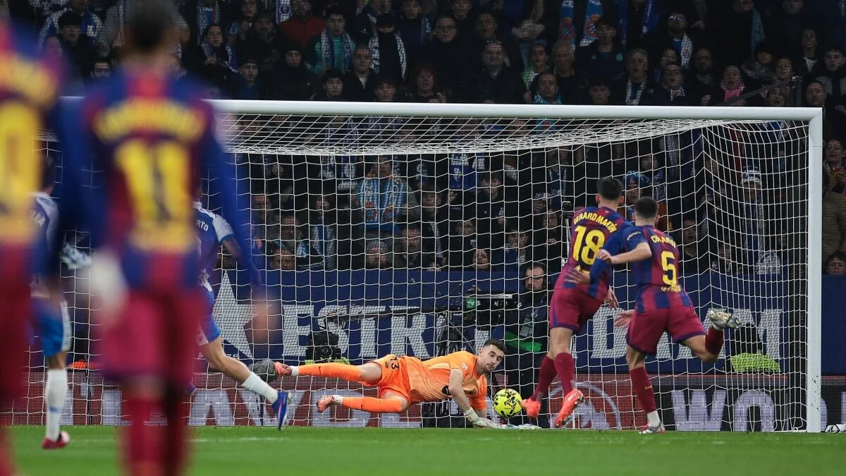 Barcelona use a late surge to win the Catalunya derby and put more pressure on Real Madrid in the La Liga title race