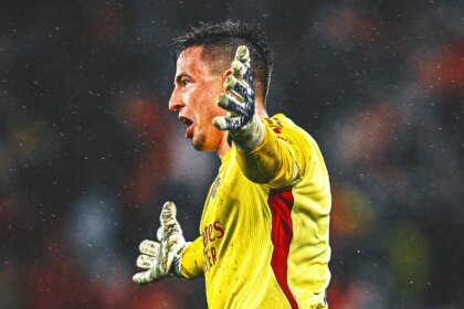 Goalkeeper goal! Benfica keeper secures club's place in Champions League knockout phase