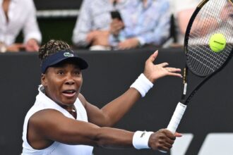 Venus Williams loses 3 sets in 2026 singles debut in Oakland