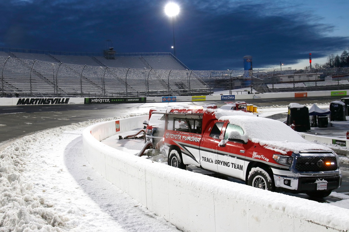 Ahead of the frigid 2026 crash, remember the coldest race in NASCAR history