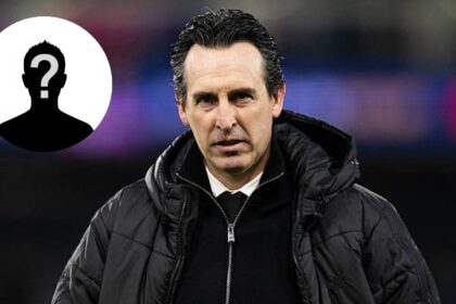 Aston Villa manager Unai Emery looks on during the Premier League match between Crystal Palace and Aston Villa at Selhurst Park.