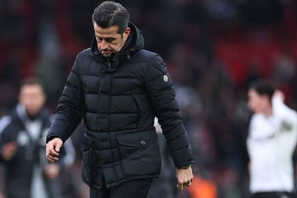 Marco Silva dejected after heartbreaking defeat against Man United