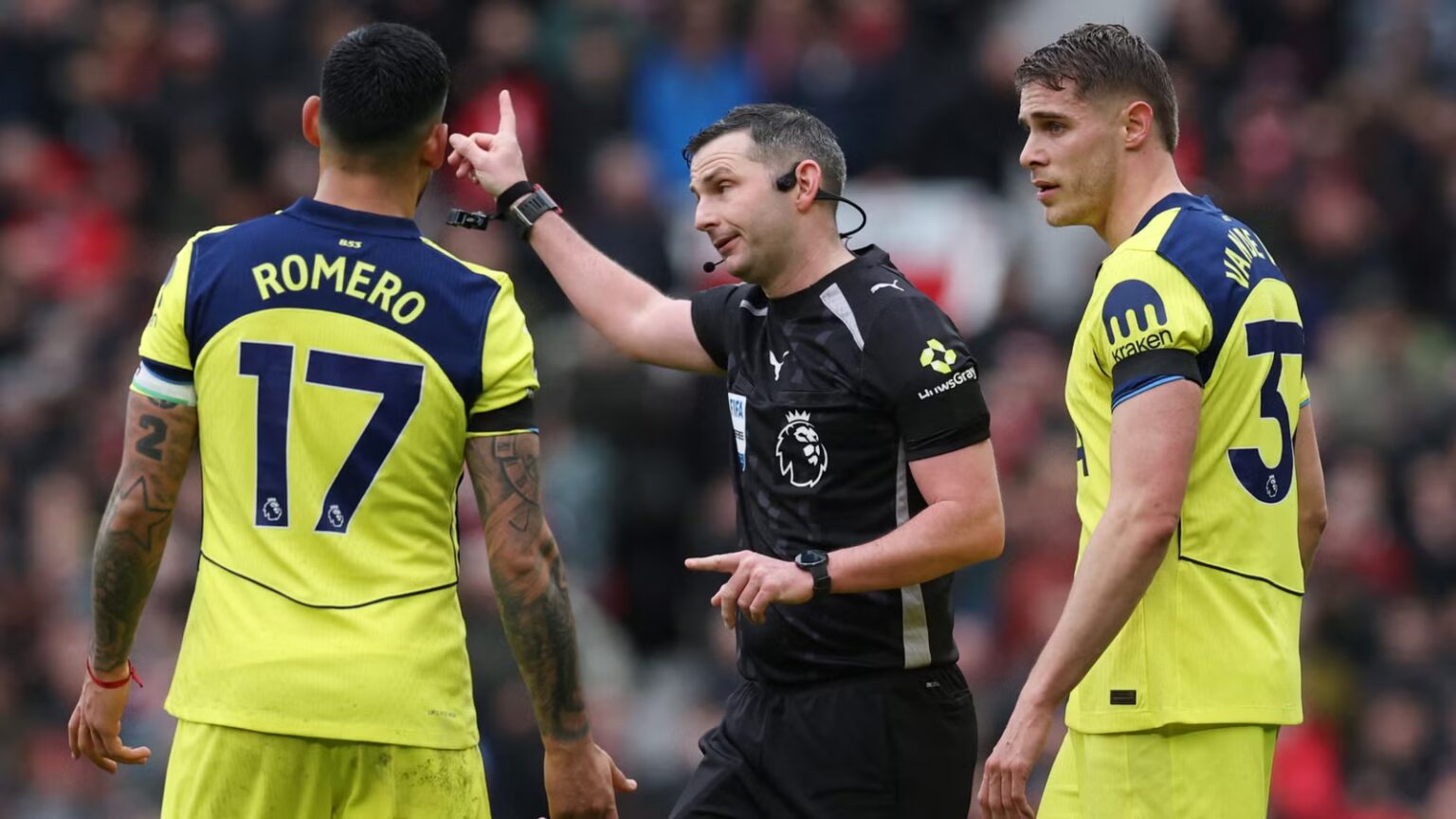 'Great' manager wants to replace Frank at Spurs