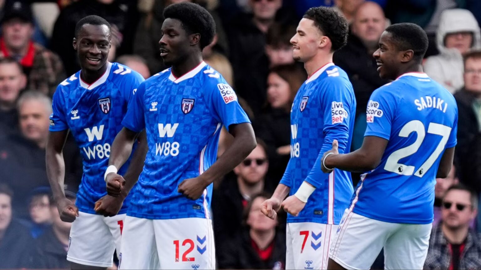 Le Bliss has to bench Sunderland star who loses the ball every two touches