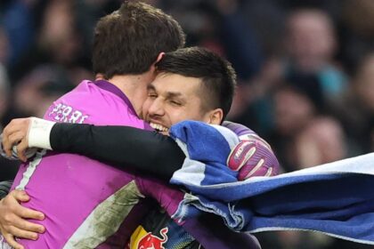 Leeds are ready to press ahead with signing Patrick Agyemang while Joel Pillow is on renewal at Rangers