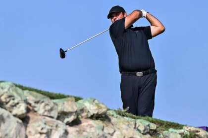 Patrick Reed survives barrage and fights back in his own way on DP World Tour