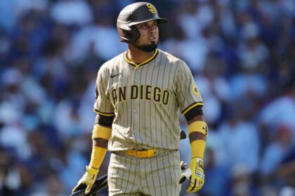 Luis Arraez signs with Giants: Three-time batting champion reportedly joins San Francisco as second baseman