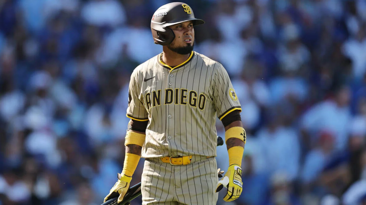 Luis Arraez signs with Giants: Three-time batting champion reportedly joins San Francisco as second baseman