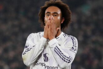Manchester United's draw with West Ham doesn't improve UCL chances, but it's a haircut for Viral fans