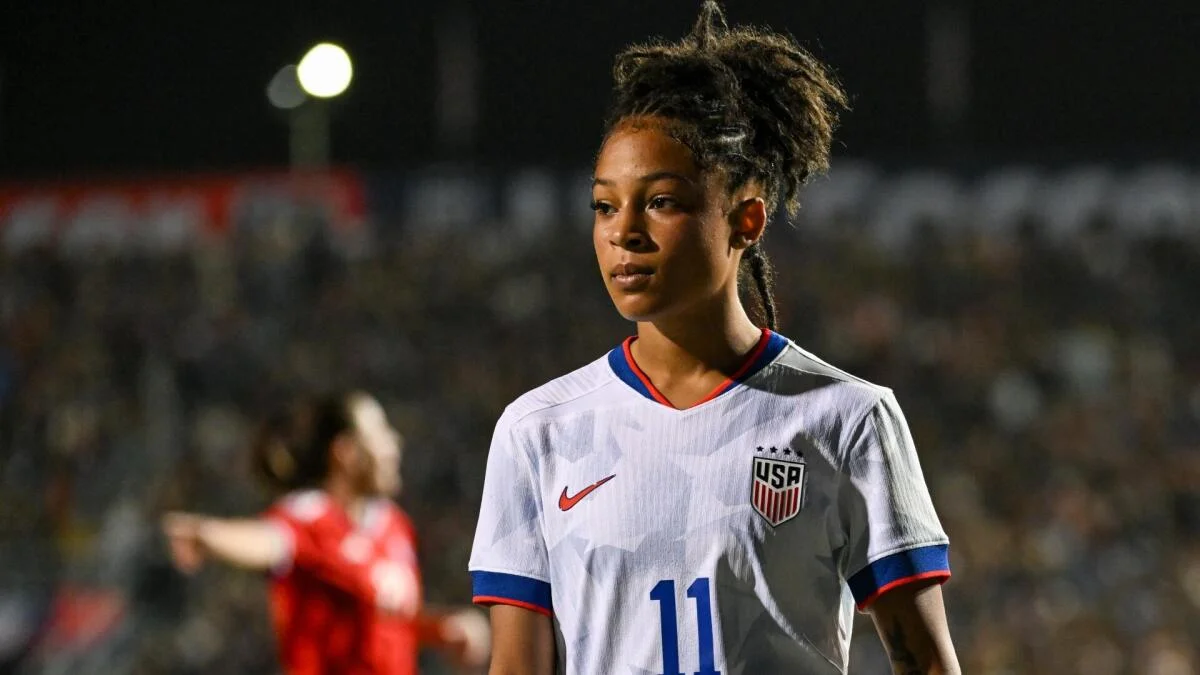 Croix Bethune and Claire Hutton trade results: KC Current and Bay FC's Landstar feature in NWSL blockbuster