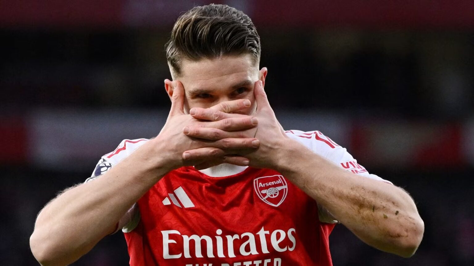 Arsenal in talks to sign Luis Suarez regen