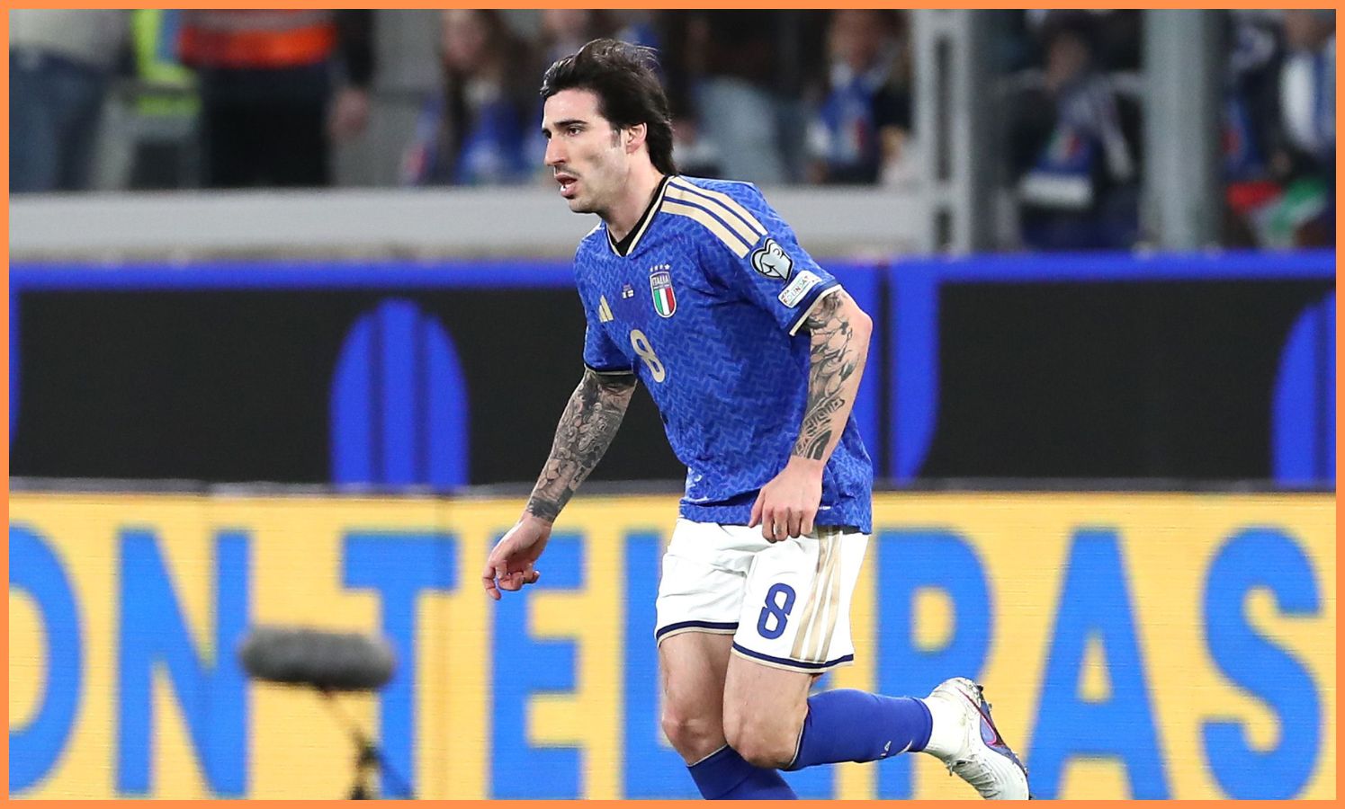 Sandro Tonali in action for the Italian national team