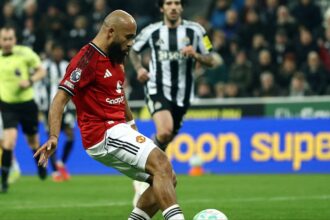 Carrick needs to put Manchester United star on the bench with zero tackles