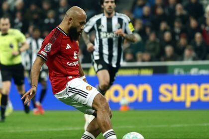 Carrick needs to put Manchester United star on the bench with zero tackles