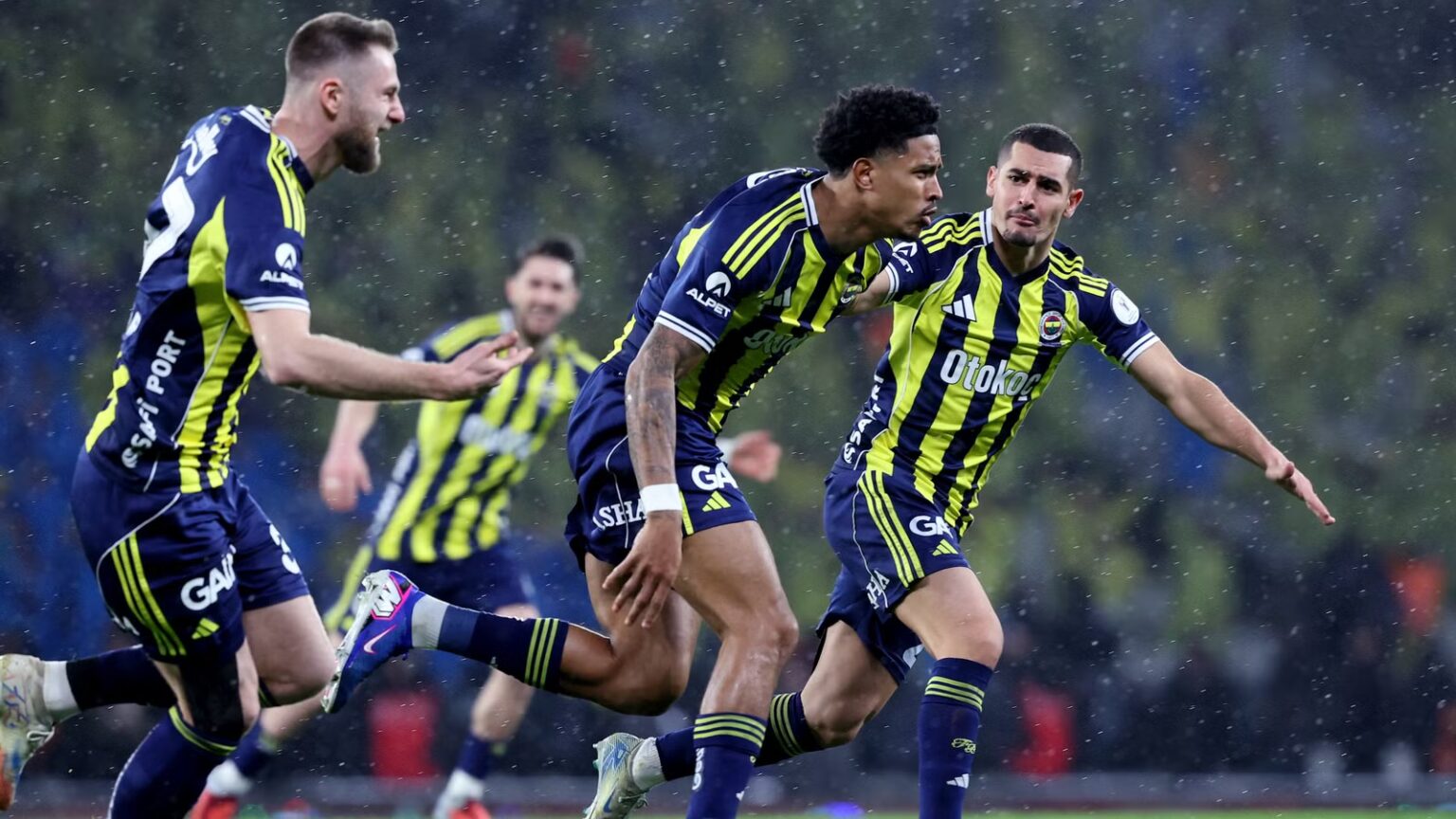 Crystal Palace plan to sign Oosterwalde, could tempt Fenerbahce for £17m