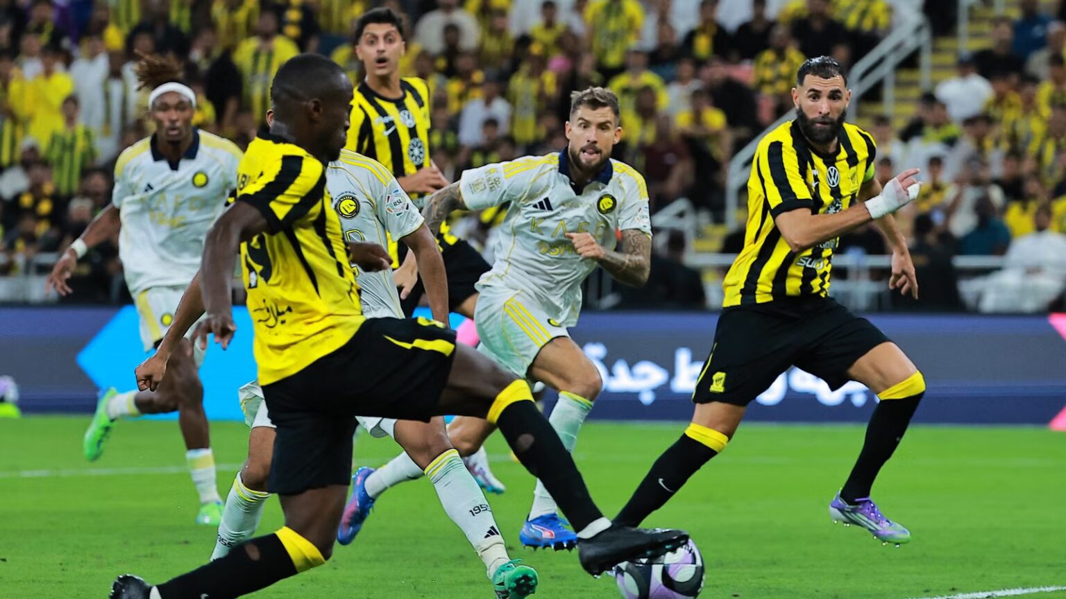 Liverpool in contact to sign Diaby, possible match against Newcastle