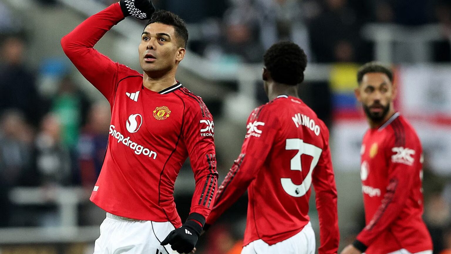 Manchester United aim to sign new Rice to big-money contract