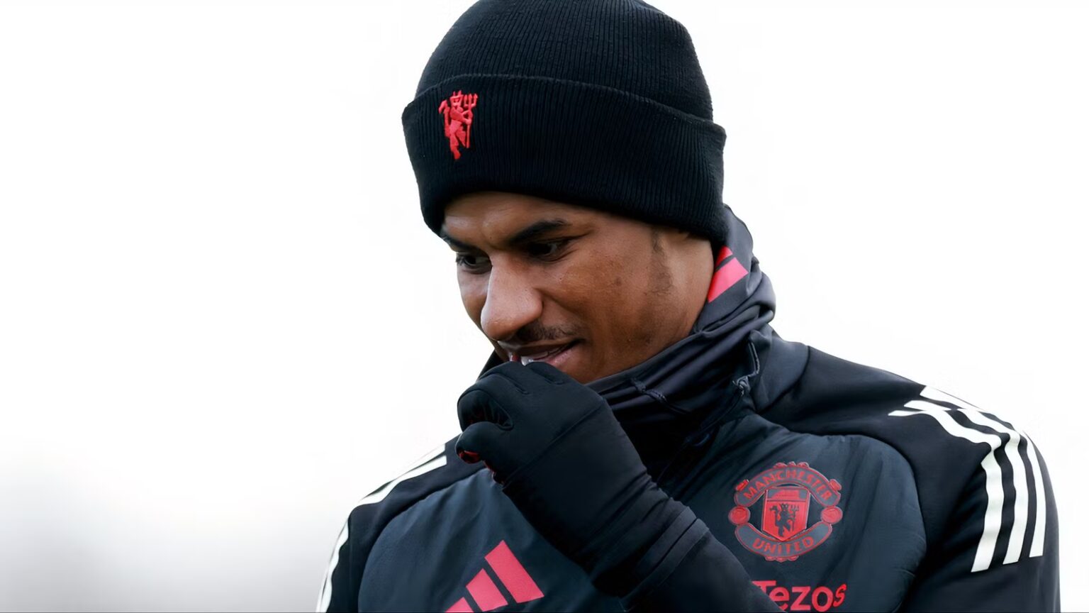 Manchester United begin talks over £34m deal to replace Rashford