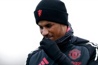 Manchester United begin talks over £34m deal to replace Rashford