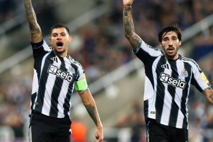 Manchester United sign £100m midfielder as dream target