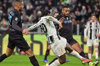 West Ham jump into race to steal Sunderland with Juventus' Jonathan David