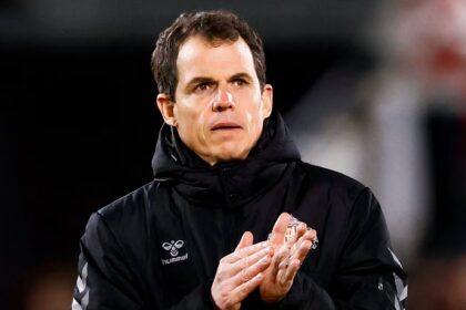 Fabrizio Romano reveals Regis Le Bris' future at Sunderland amid talk of sacking