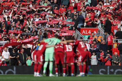 Liverpool give 'green light' to sign £61m star in talks with Man United