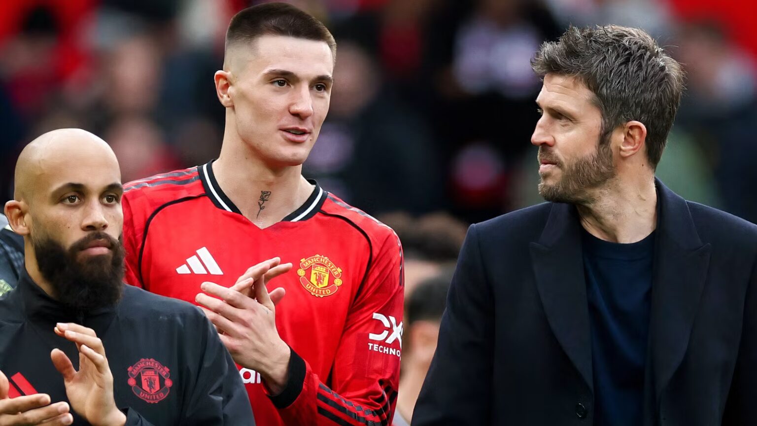 Manchester United hold contract talks with 'one of the best strikers in the world'