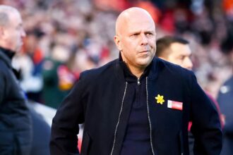 Pressure to sack Arne Slott ``intensifies'' ahead of Liverpool's trip to PSG