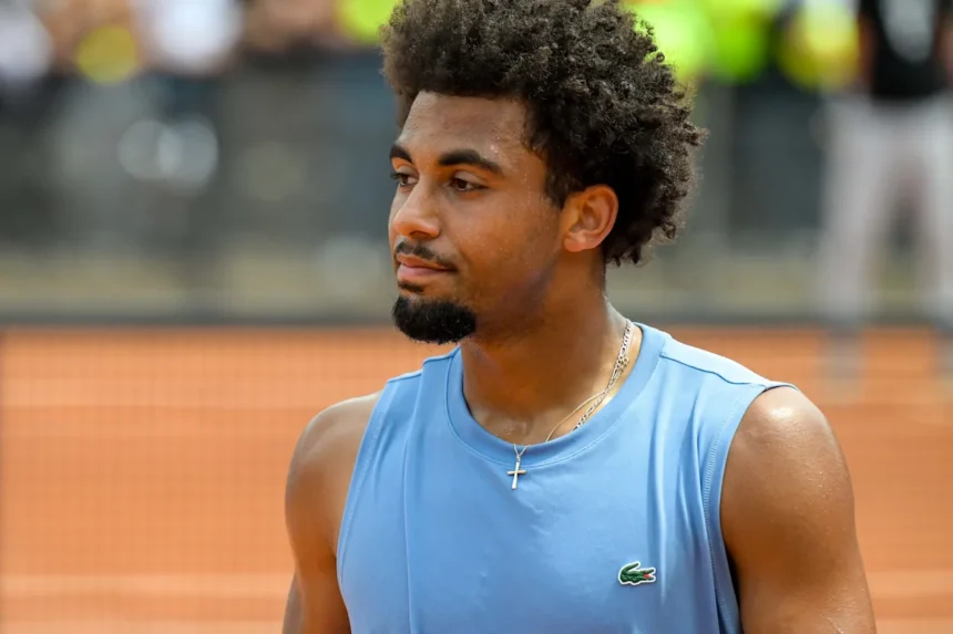 Arthur Fils, one of the few French Open candidates, withdrew due to injury the day before the tournament.
