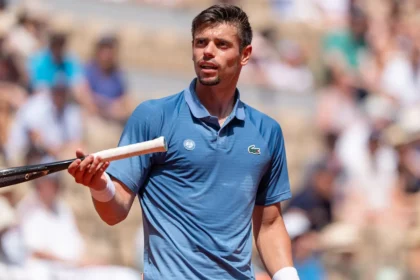 Arthur Geer feels unwell after French Open first round match against Karen Khachanov and urgently begs for bathroom break
