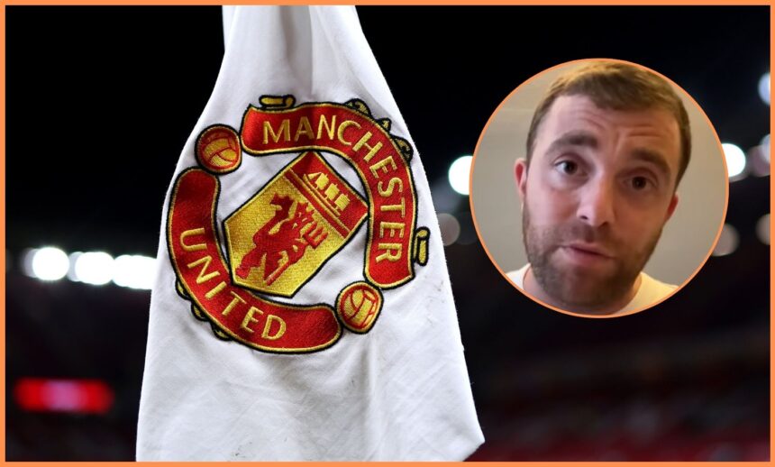 Fabrizio Romano and Man United logo on corner flag
