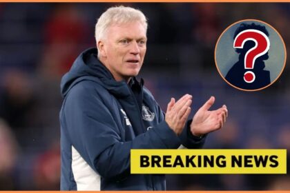 David Moyes applauding
